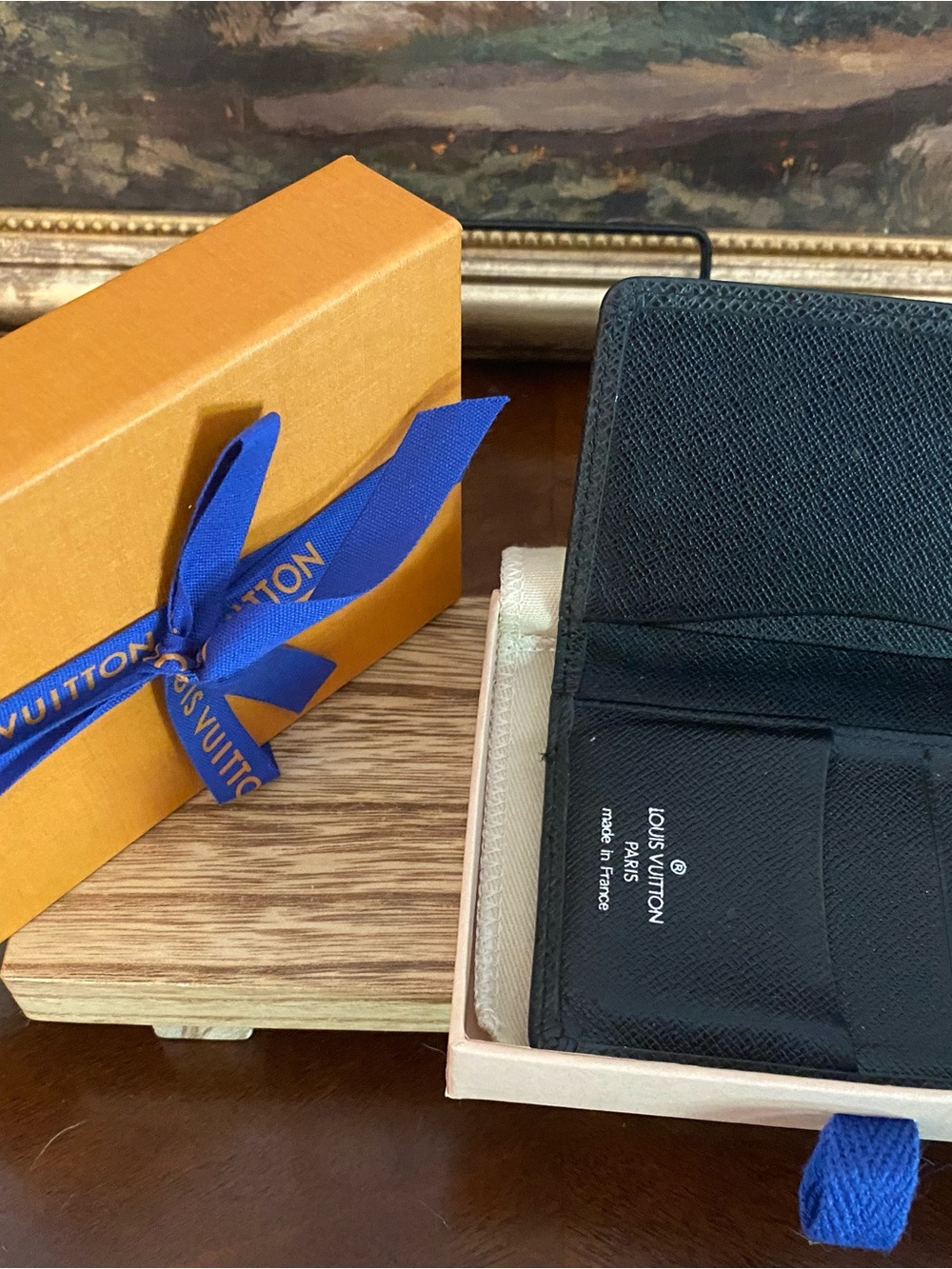 Louis Vuitton Taiga Black Men's Leather Wallet with Louis Vuitton box - Picture 2 of 5